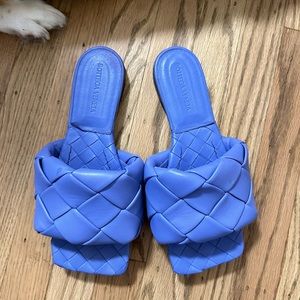 SALE⭐️ BOTTEGA VENETA LIDO FLAT SANDALS